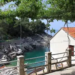 Seaside Secluded Cove Pobij, Hvar - 8702 Апартаменты Gdinj