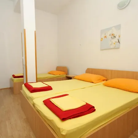 Apartment Seaside Secluded Apartments Cove Pobij, Hvar - 8702 Gdinj